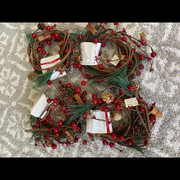 Set of 4 coiled mini garlands